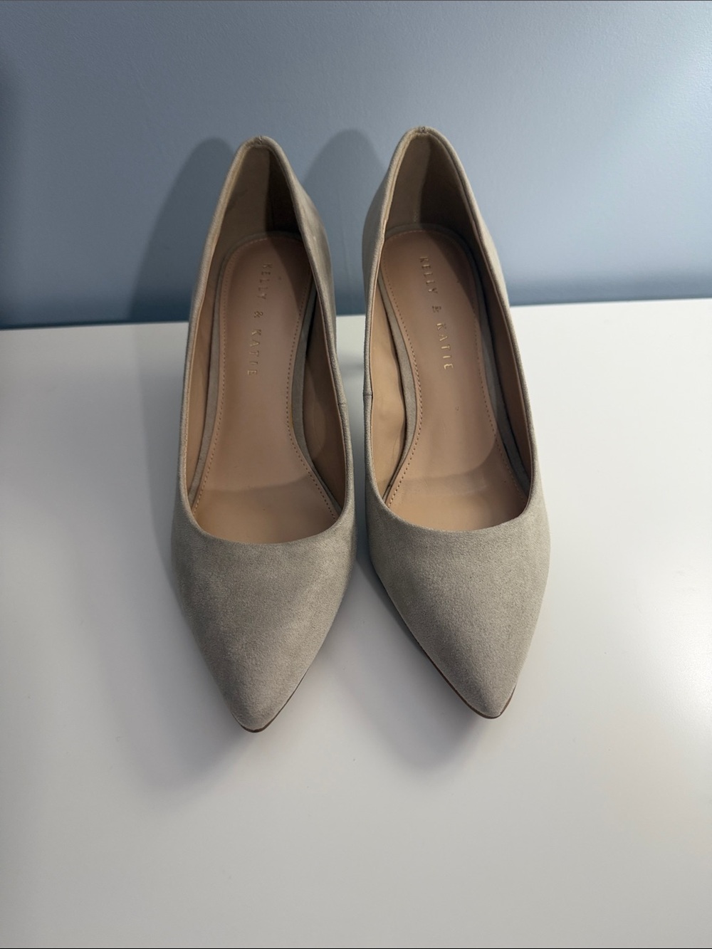 Kelly & Katie beige suede pointed toe pumps SZ 8